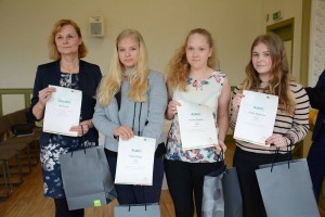 Creatloni lõpetamisel käisid õp Ülle Kreos, Grete Milpak, Triinu Opikov, Stella Stepanov